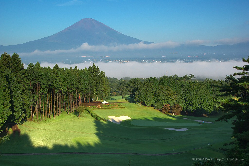 2008年9月 Dsc06129 ゴルフ場の朝 富士山壁紙写真館